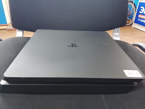 Купить Sony PlayStation 4 Slim 500GB (CUH-2008A) в Улан-Удэ за 14500 руб.