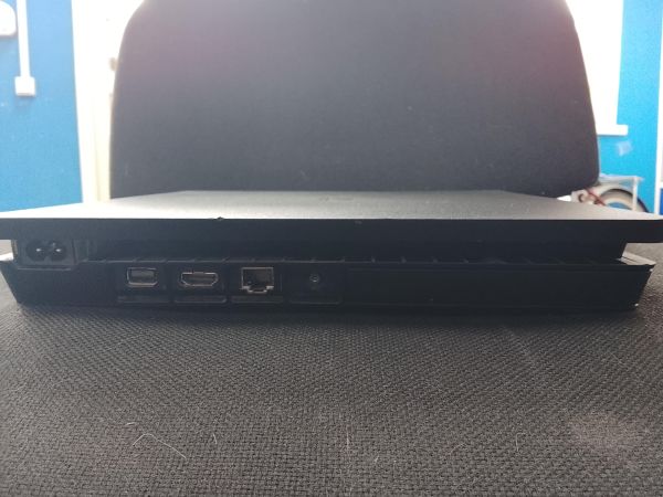 Купить Sony PlayStation 4 Slim 500GB (CUH-2008A) в Улан-Удэ за 14500 руб.