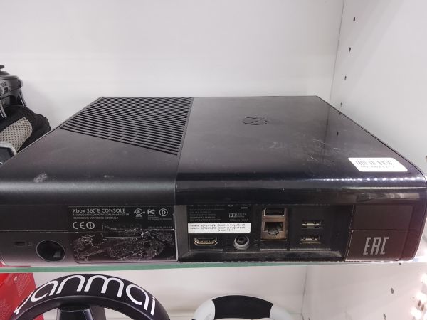 Купить Microsoft Xbox 360 E 250GB (1538) в Улан-Удэ за 5900 руб.
