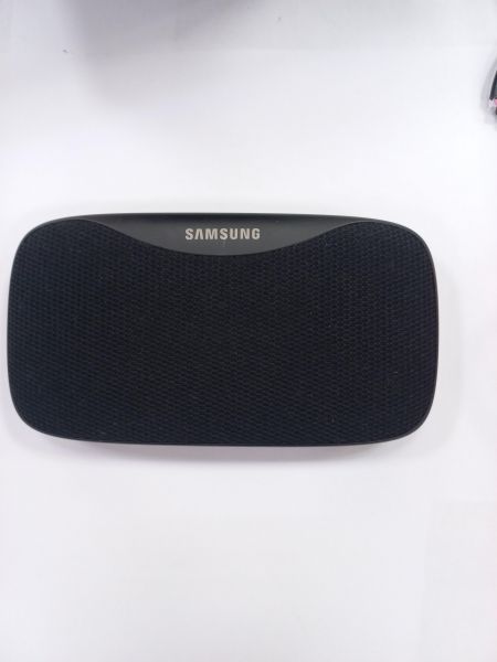 Купить Samsung Level Box Slim EO-SG930 в Зима за 1099 руб.
