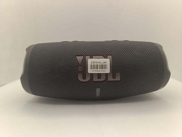 Купить JBL Charge 5 в Зима за 6399 руб.