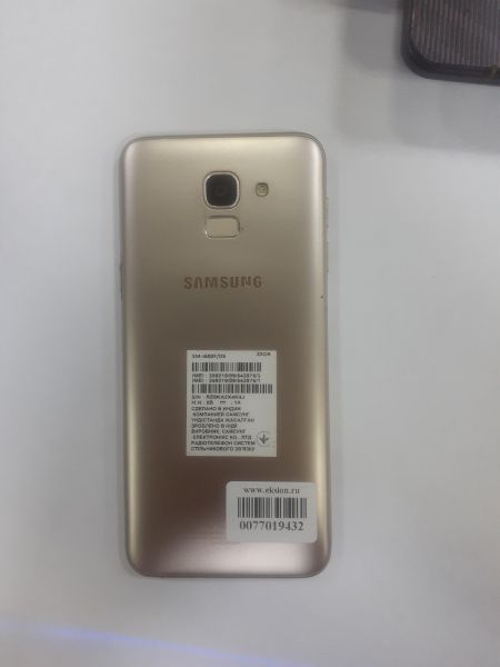 Купить Samsung Galaxy J6 2018 3/32GB (J600F) Duos в Зима за 2199 руб.