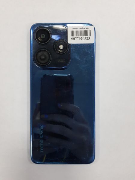 Купить TECNO Spark 10c 4/64GB (KI5m) Duos в Зима за 3900 руб.