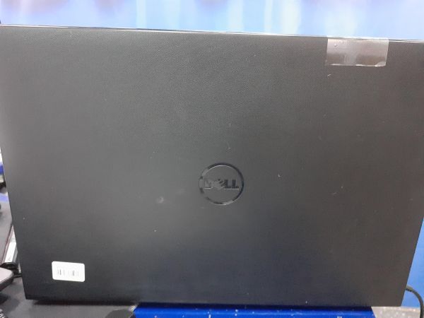 Купить DELL Inspiron 15 (HD/i3-6006U/4GB/500GB) в Зима за 5150 руб.