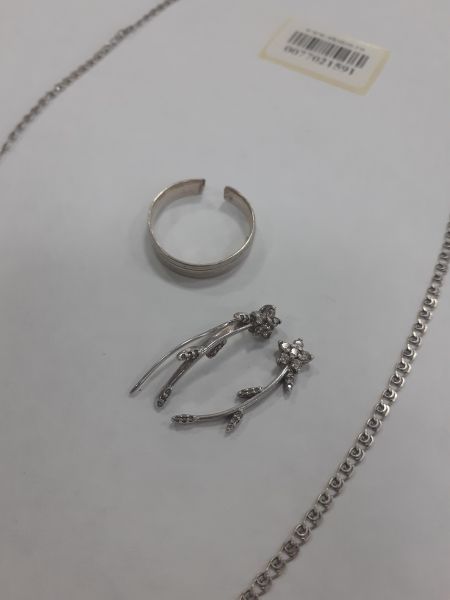 Купить Лом или горсть серебро 925 9,30g, вес изделия 9.56g в Зима за 700 руб.