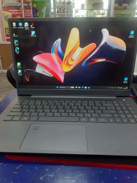 Купить DEXP Atlas (15.6/FHD/i3-1215U/8GB/SSD 256GB) в Зима за 14900 руб.