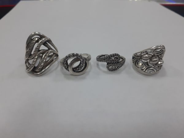 Купить Лом или горсть серебро 925 9,65g, вес изделия 10.37g в Зима за 950 руб.