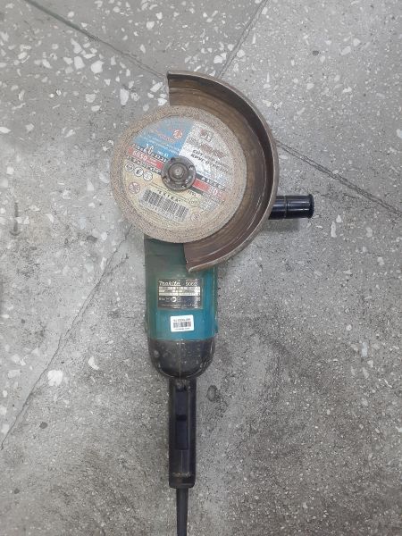 Купить Makita 9069 в Зима за 3100 руб.