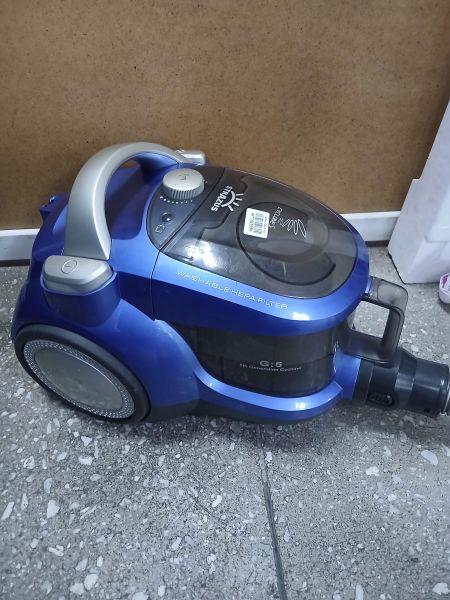 напольный пылесос Straus VC-T3520 в Зима
