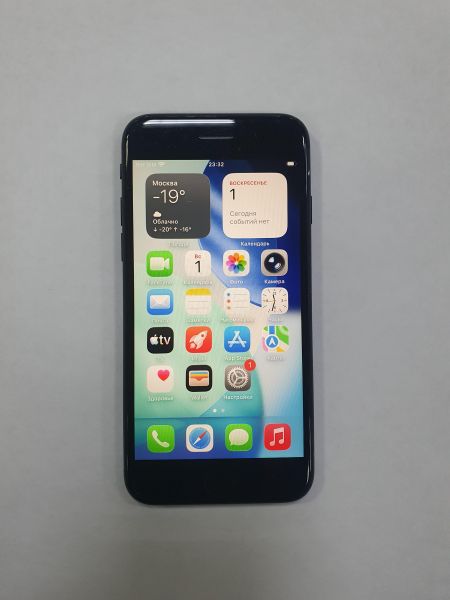 Купить Apple iPhone SE 2nd gen. 2020 64GB в Зима за 7100 руб.