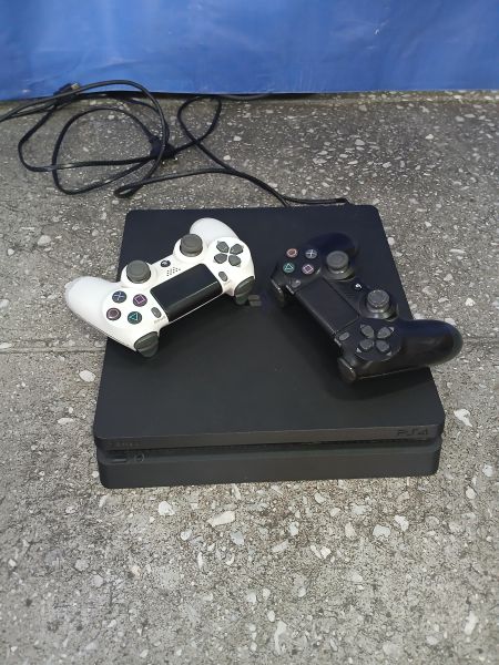 Купить Sony PlayStation 4 Slim 1TB (CUH-2008B) в Зима за 21400 руб.