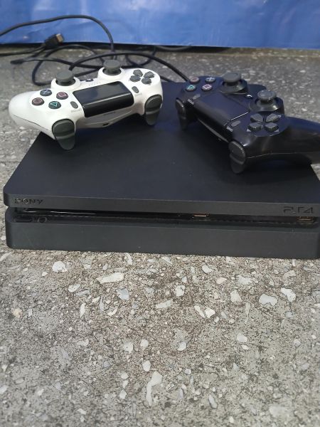 Купить Sony PlayStation 4 Slim 1TB (CUH-2008B) в Зима за 21400 руб.
