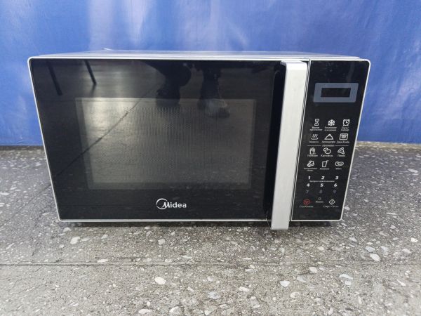 микроволновая печь (свч) Midea EG820CXX в Зима