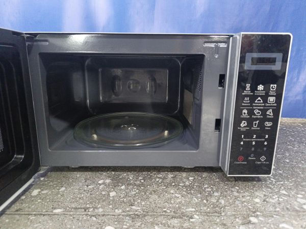 микроволновая печь (свч) Midea EG820CXX в Зима