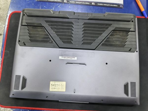 ноутбук Maibenben X677 (32GB RAM) в Зима