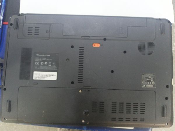 ноутбук Acer Packard Bell EasyNote F4211-HR-170RU (HDD 500 GB) в Зима