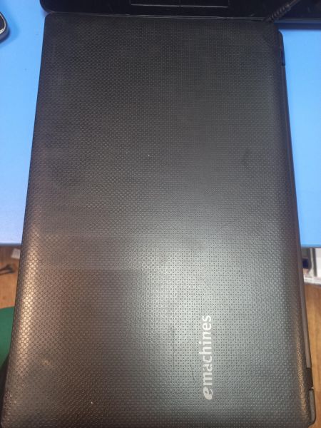 Купить Acer eMachines eME644G-E352G32Mikk в Иркутск за 4100 руб.