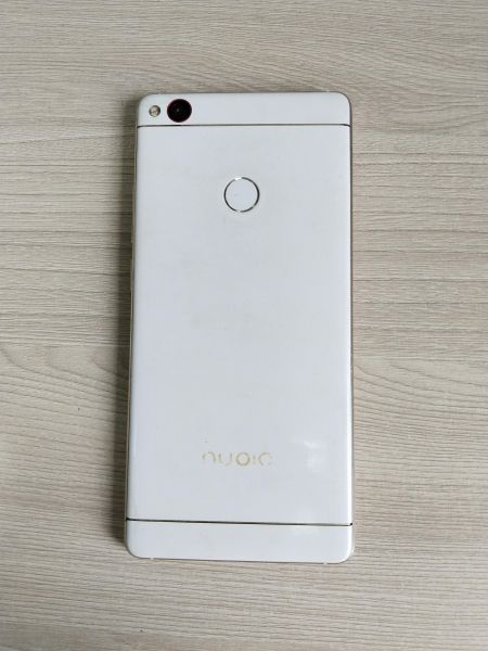 Купить ZTE Nubia Z11 (NX531J) Duos в Иркутск за 2299 руб.