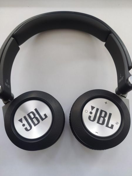 Купить JBL E40BT в Иркутск за 699 руб.