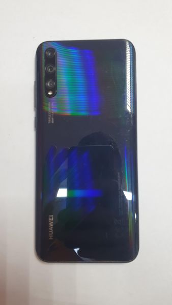 Купить Huawei Y8p 4/128GB (AQM-LX1) Duos в Иркутск за 4949 руб.