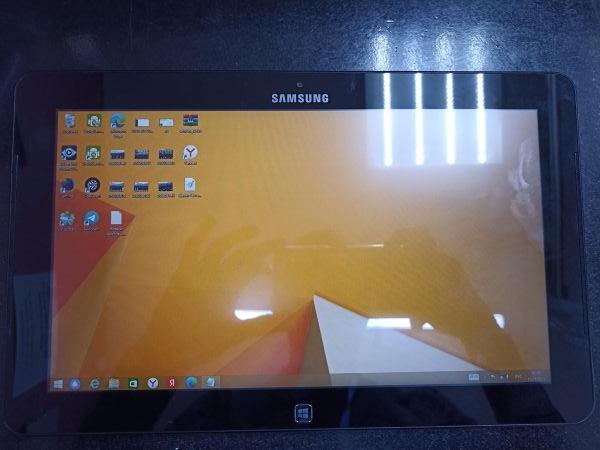Купить Samsung ATIV Smart PC Pro (XE700T1C-A03) 64GB с СЗУ в Иркутск за 7299 руб.