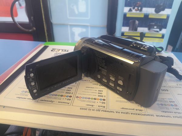 Купить JVC GZ-HD30ER с СЗУ в Иркутск за 1649 руб.