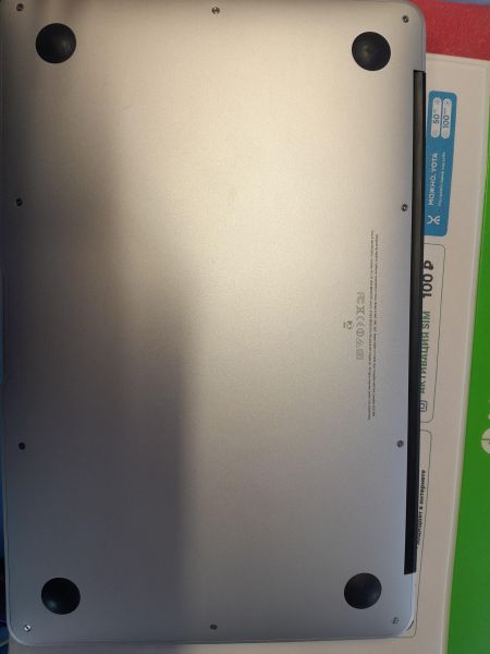 Купить Apple MacBook Air 11 Mid 2013 (A1465 4/256GB) в Иркутск за 14399 руб.