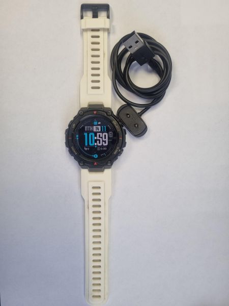 Купить Amazfit T-Rex (A1919) с СЗУ в Иркутск за 3500 руб.