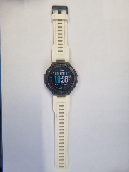 Купить Amazfit T-Rex (A1919) с СЗУ в Иркутск за 3500 руб.