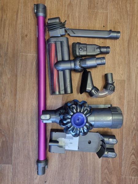 Купить Dyson DC62 с СЗУ в Иркутск за 5100 руб.