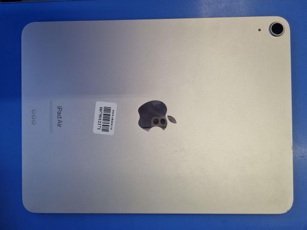 Купить Apple iPad Air 5 2022 64GB (A2588) (без SIM) в Иркутск за 33900 руб.