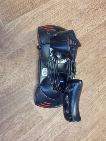 Купить ThrustMaster T Flight Hotas X в Иркутск за 3300 руб.