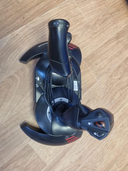 Купить ThrustMaster T Flight Hotas X в Иркутск за 3300 руб.