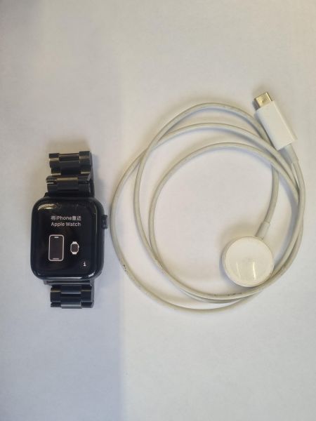Купить Apple Watch SE 2 44mm (A2723) с СЗУ в Иркутск за 8300 руб.