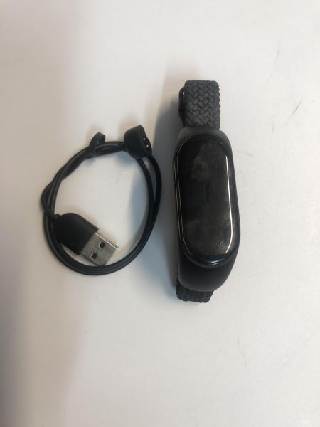 Купить Xiaomi Smart Band 7 (M2129B1) с СЗУ в Новосибирск за 500 руб.