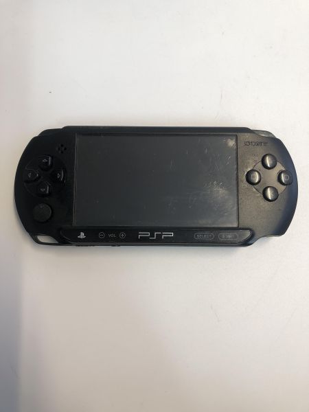 Купить Sony PlayStation Portable (PSP-E1008) с СЗУ в Новосибирск за 4200 руб.