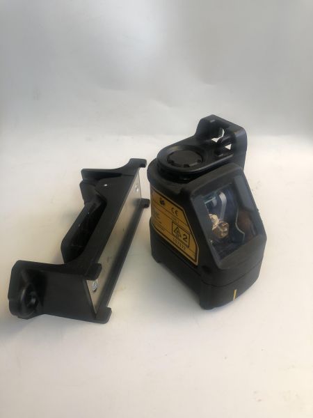 Купить DeWALT DW087/K в Новосибирск за 3300 руб.