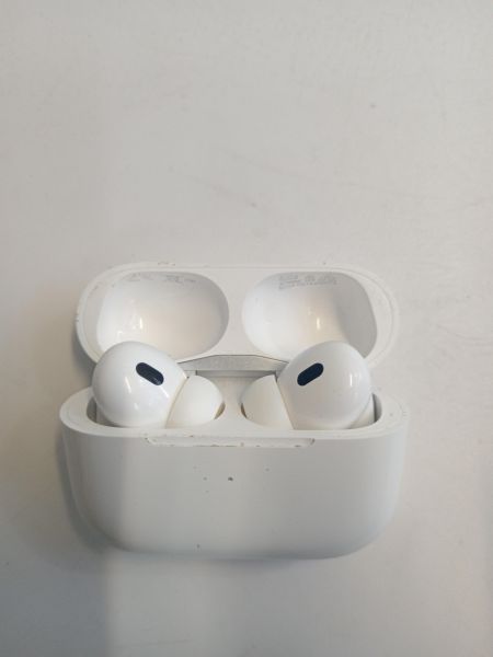 Купить Реплика Apple AirPods Pro 2  (A2931, A2698, A2699, A3047, A3048, A3049) в Новосибирск за 750 руб.