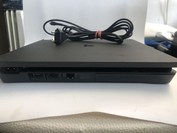 Купить Sony PlayStation 4 Slim 1TB (CUH-2208B) в Новосибирск за 14700 руб.