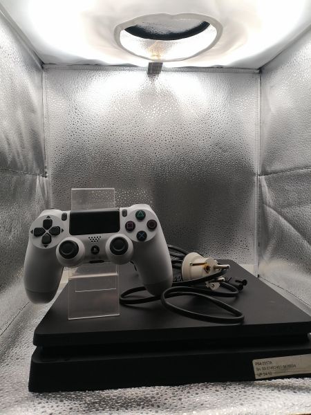 Купить Sony PlayStation 4 Slim 500GB (CUH-2006A) в Новосибирск за 14700 руб.