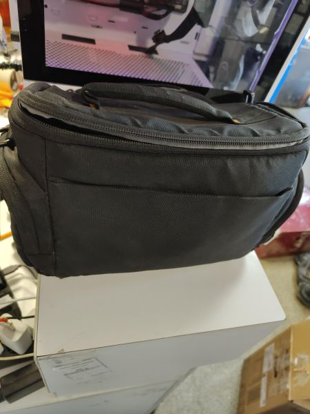 Купить Canon EOS 500D kit (DS126231) с СЗУ в Новосибирск за 7300 руб.