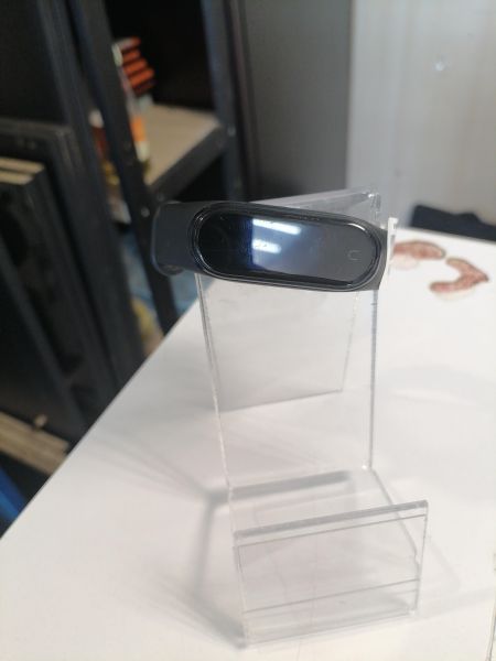 Купить Xiaomi Mi Smart Band 4 NFC (XMSH08HM) с СЗУ в Новосибирск за 750 руб.