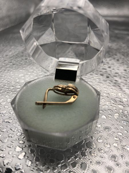 Купить Серьга одна золото 585 1,33g, вес изделия 1.37g в Новосибирск за 7800 руб.
