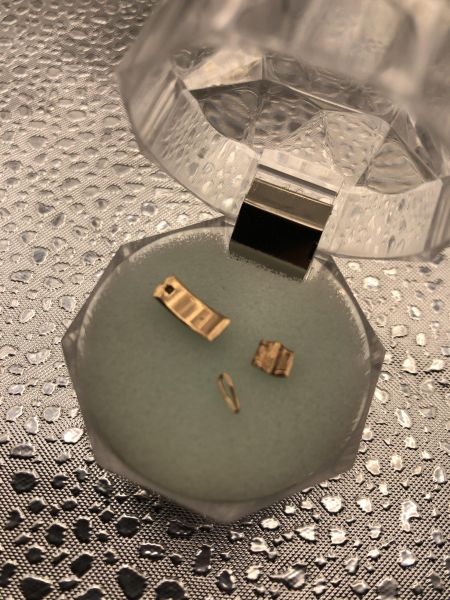 Купить Лом золото 585 0,56g, вес изделия 0.56g в Новосибирск за 3400 руб.