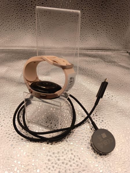 Купить Samsung Galaxy Watch 5 40mm (SM-R900) с СЗУ в Новосибирск за 3900 руб.