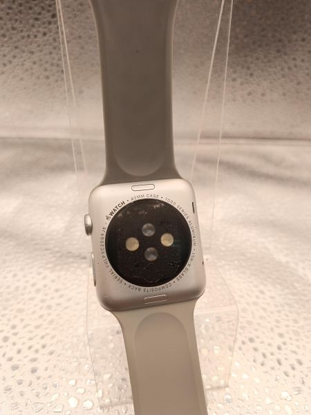 Купить Apple Watch Sport 42mm (A1554 MJ3T2) c СЗУ в Новосибирск за 2700 руб.