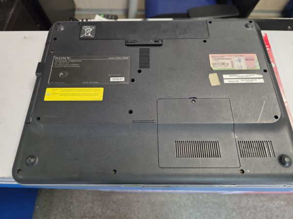ноутбук Sony PCG-7164P (Celeron 900/RAM 2GB/HDD 250GB) в Новосибирск