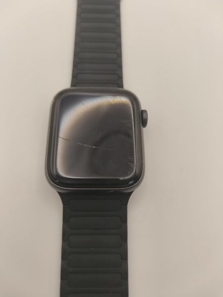 умные часы и браслеты Apple Watch SE 44mm (A2352) с СЗУ в Новосибирск