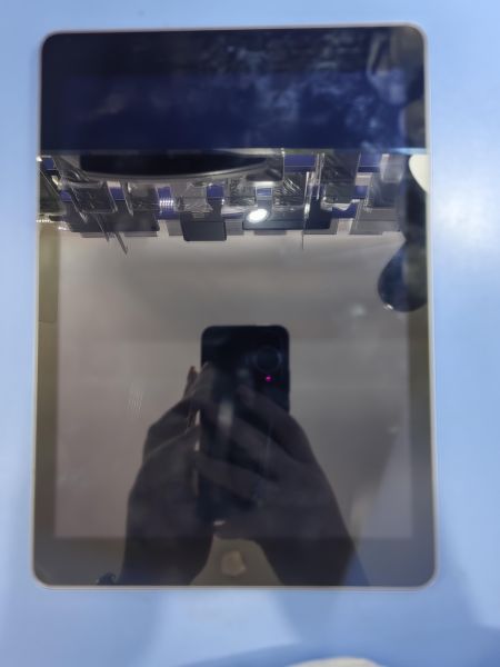 планшет Apple iPad 5 2017 32GB (A1822) (без SIM) в Иркутск