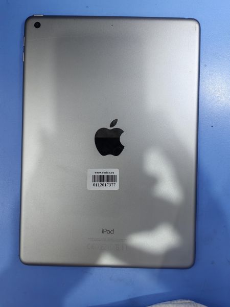 планшет Apple iPad 5 2017 32GB (A1822) (без SIM) в Иркутск